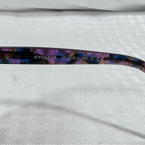 5007: Coach HC8132 Confetti Purple Sunglasses w/ Case has some scratches - Picture 6 of 8
